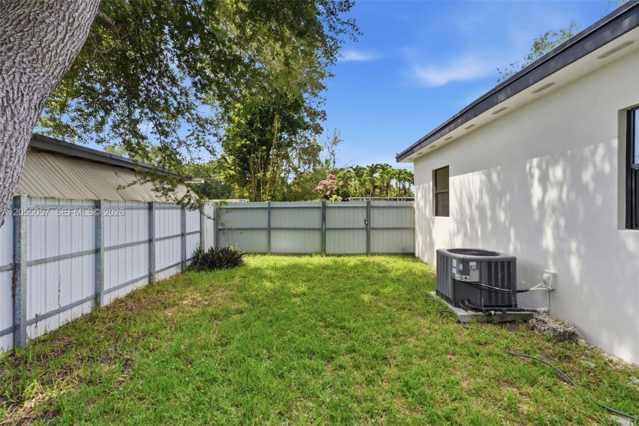 2315 NW 97th St , Miami, FL 33147 Photo