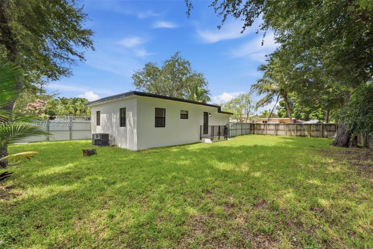 2315 NW 97th St , Miami, FL 33147 Photo