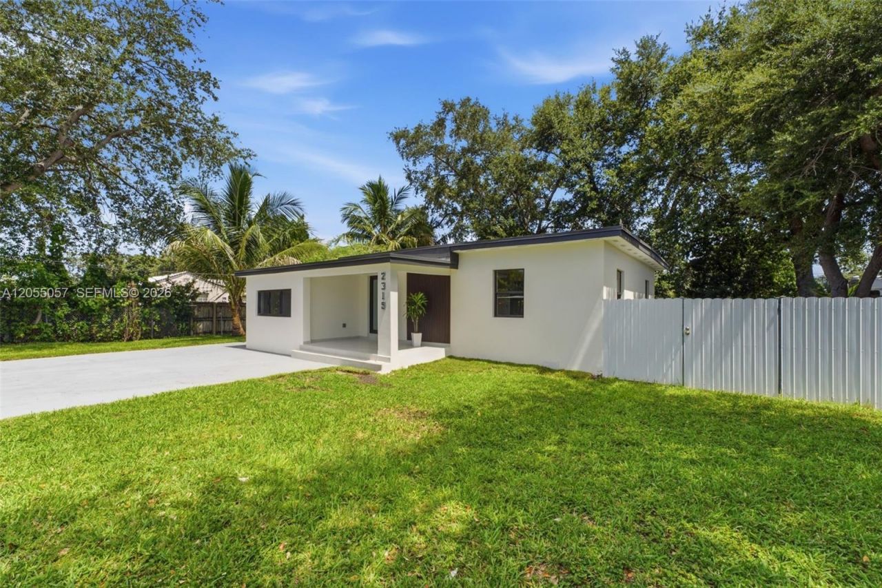 2315 NW 97th St , Miami, FL 33147 Photo