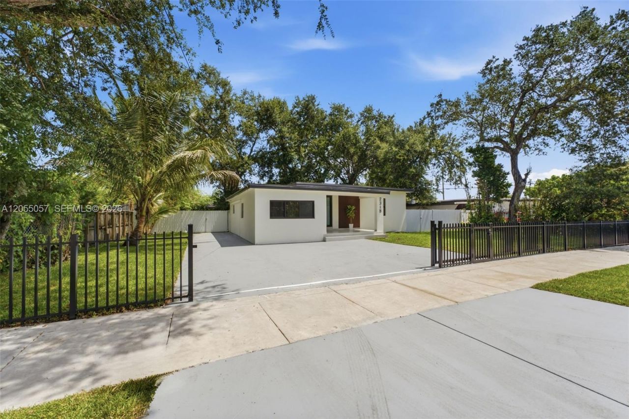 2315 NW 97th St , Miami, FL 33147 Photo