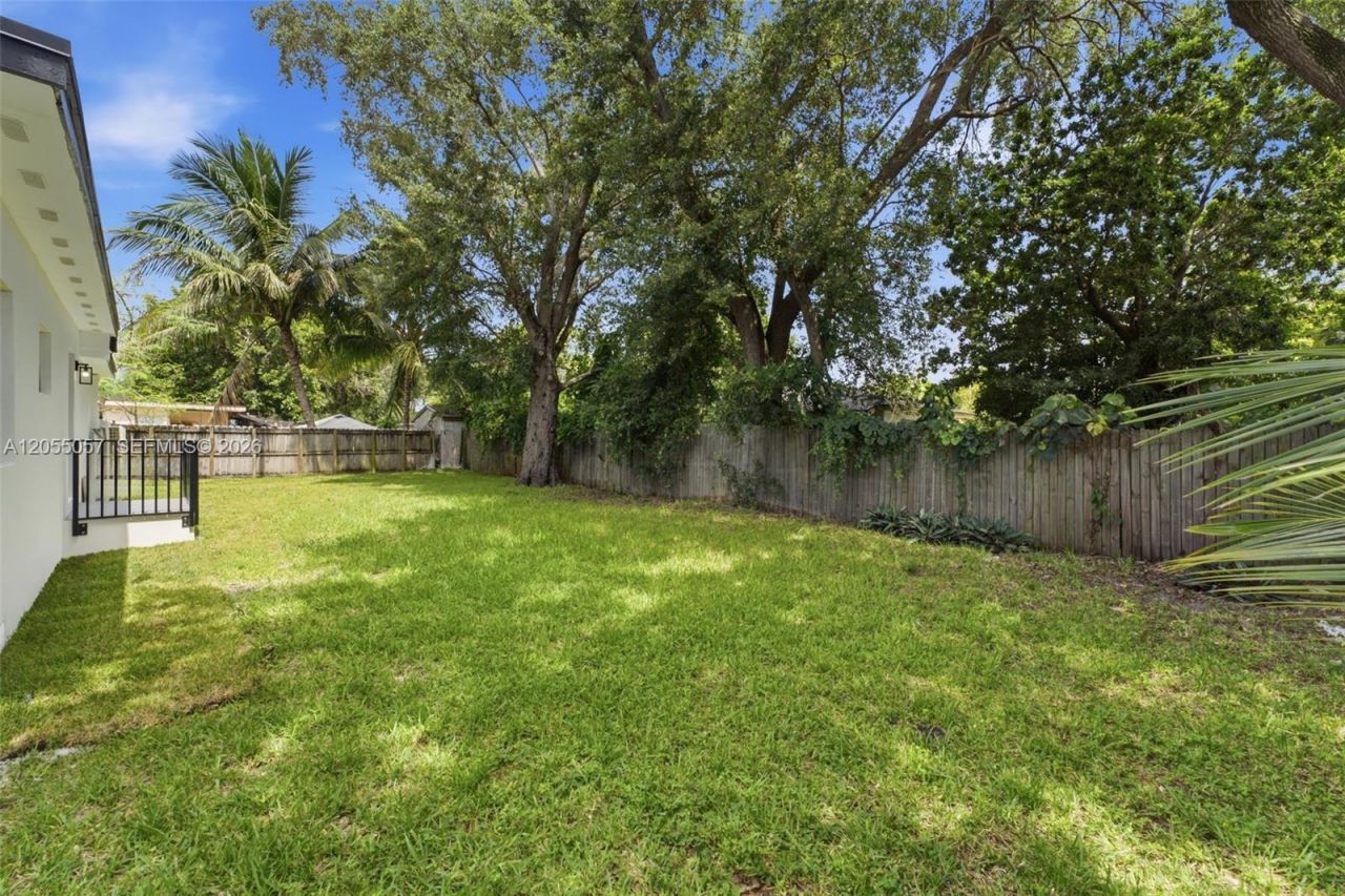 2315 NW 97th St , Miami, FL 33147 Photo