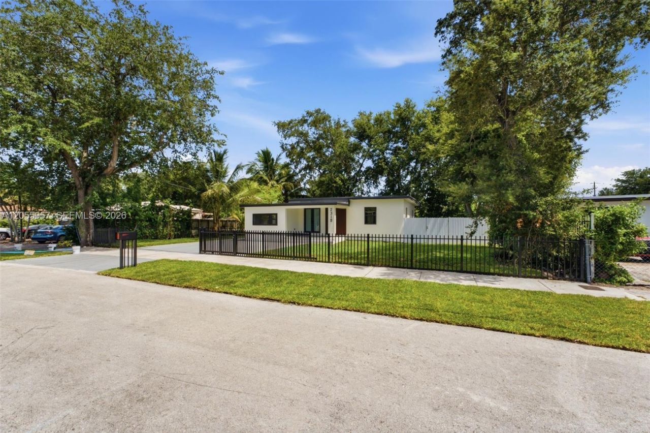 2315 NW 97th St , Miami, FL 33147 Photo