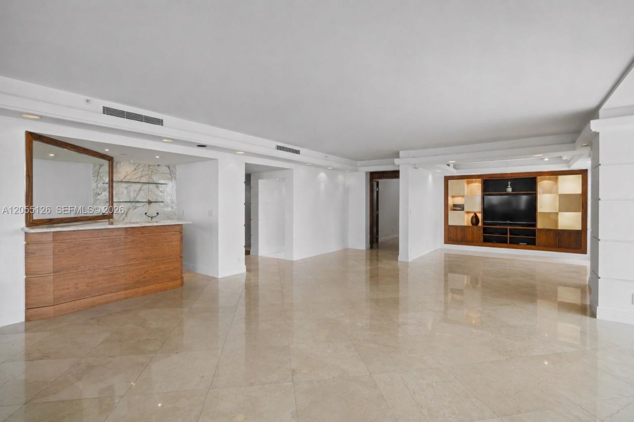 19355 Turnberry Way, Unit 25GR, Aventura, FL 33180 Photo