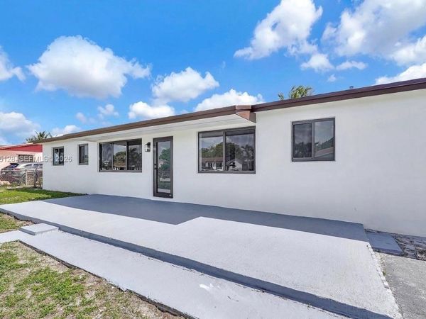Miami Gardens, FL 33056