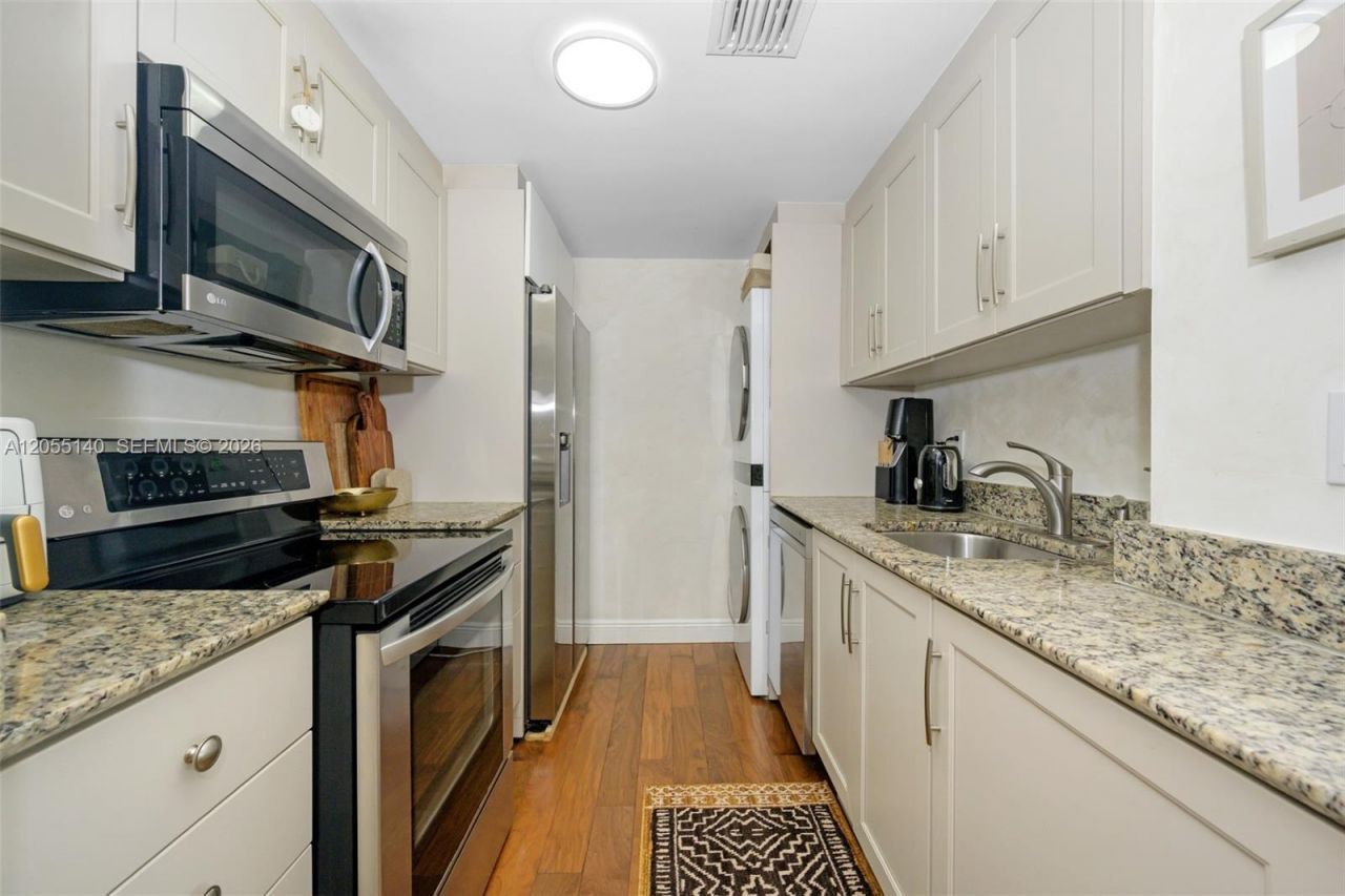 10275 Collins Ave , Unit 334, Bal Harbour, FL 33154 Photo