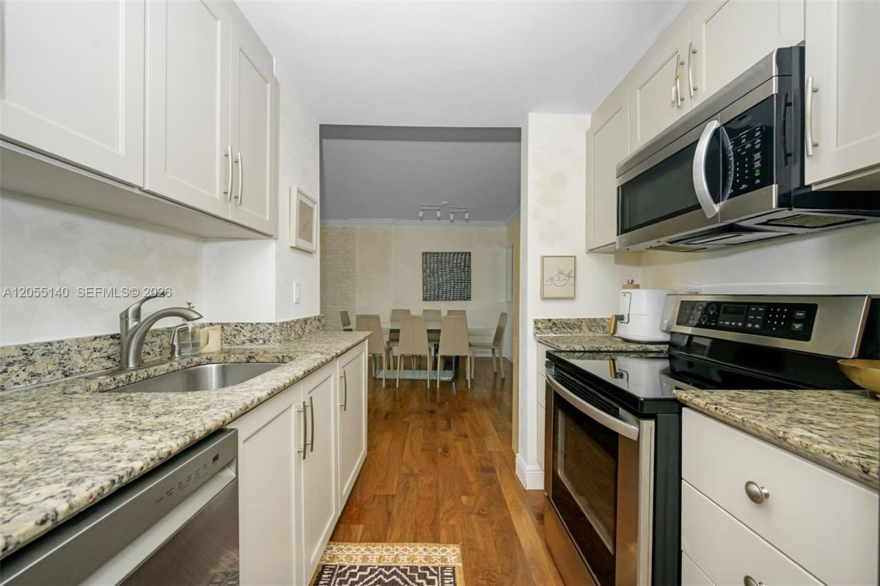 10275 Collins Ave , Unit 334, Bal Harbour, FL 33154 Photo