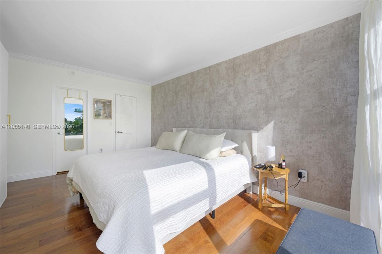 10275 Collins Ave , Unit 334, Bal Harbour, FL 33154 Photo