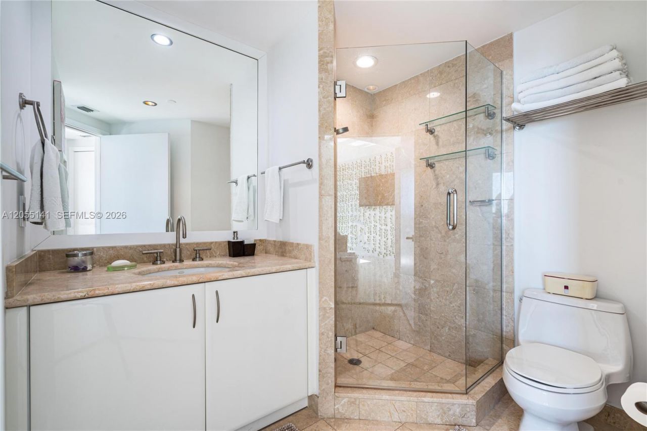 1331 Brickell Bay Dr , Unit 1611, Miami, FL 33131 Photo