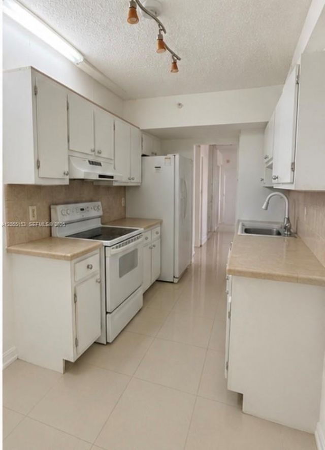 4001 Hillcrest Dr , Unit 614, Hollywood, FL 33021 Photo