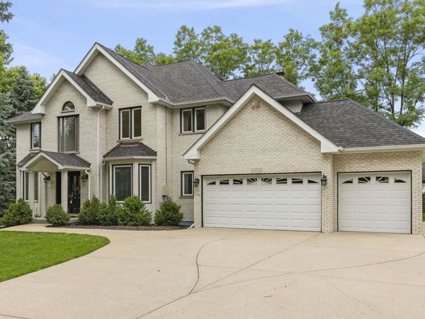 16W374 94th Street , Burr Ridge, IL 60527