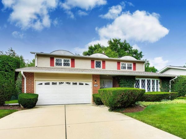 1207 W Thomas Street , Arlington Heights, IL 60004