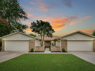 2110 Mistletoe Avenue, Fort Worth, TX 76110
