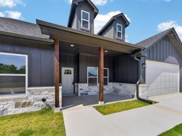 105 W Teal Drive , Troup, TX 75789