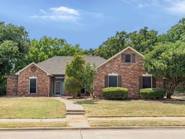 1502 Mission Hills Lane, Corinth, TX 76210