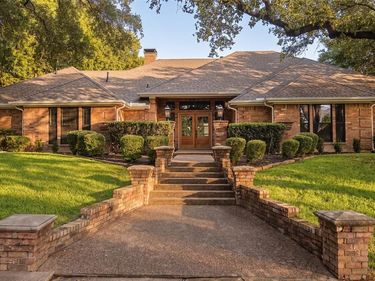5626 Twin Brooks Drive , Dallas, TX 75252