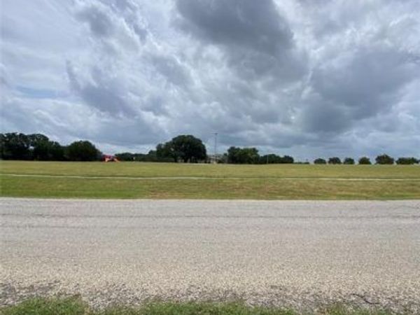 4043 Apache Circle , Granbury, TX 76048