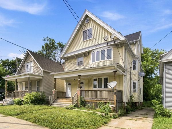 126 W Concordia AVENUE, Unit 128, Milwaukee, WI 53212