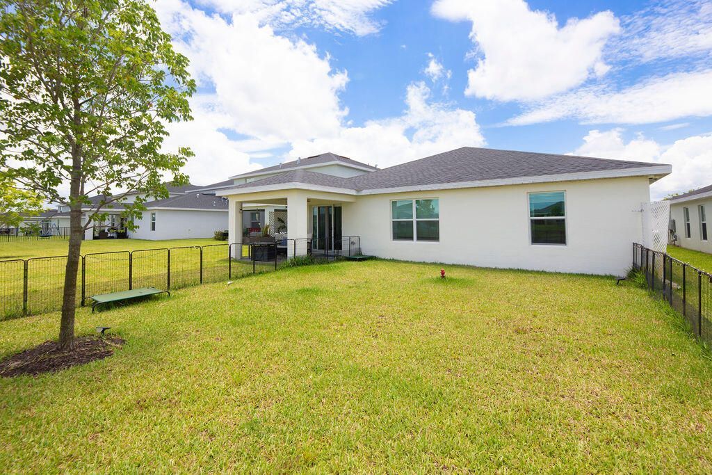 6339 NW Windwood Way, Port Saint Lucie, FL 34987 Photo