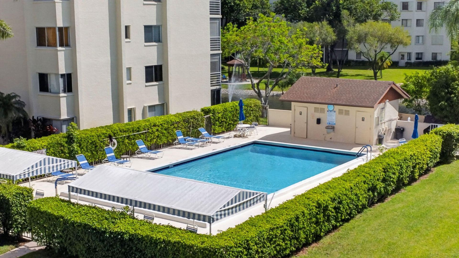 3186 Via Poinciana, Unit 114, Lake Worth, FL 33467 Photo