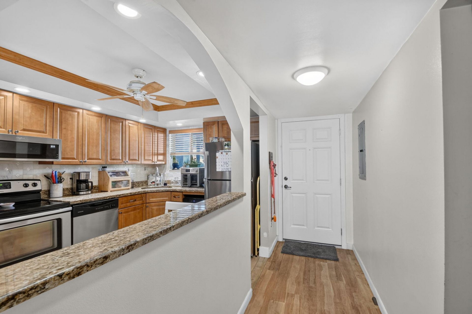 3186 Via Poinciana, Unit 114, Lake Worth, FL 33467 Photo