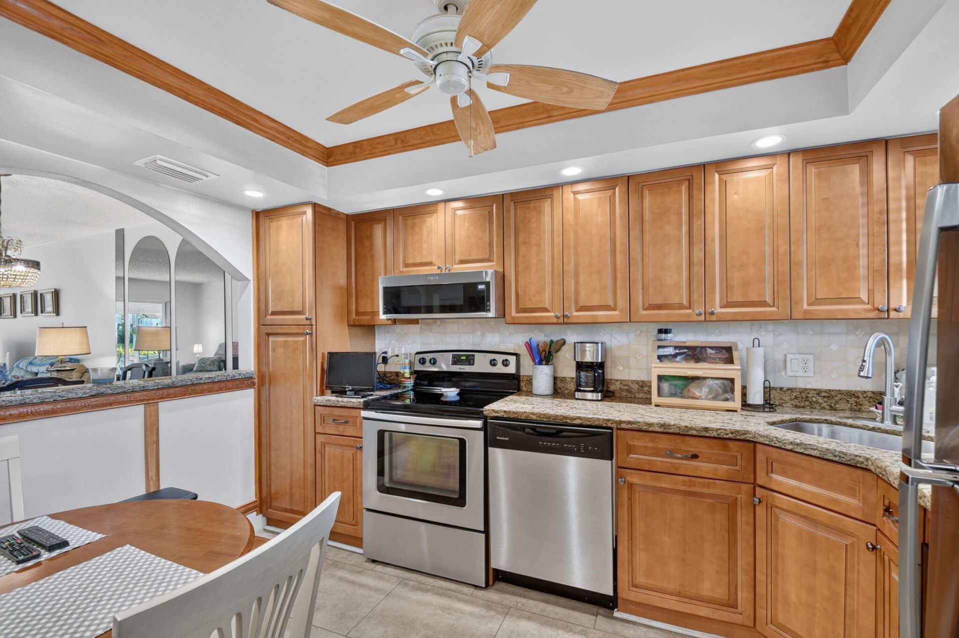 3186 Via Poinciana, Unit 114, Lake Worth, FL 33467 Photo