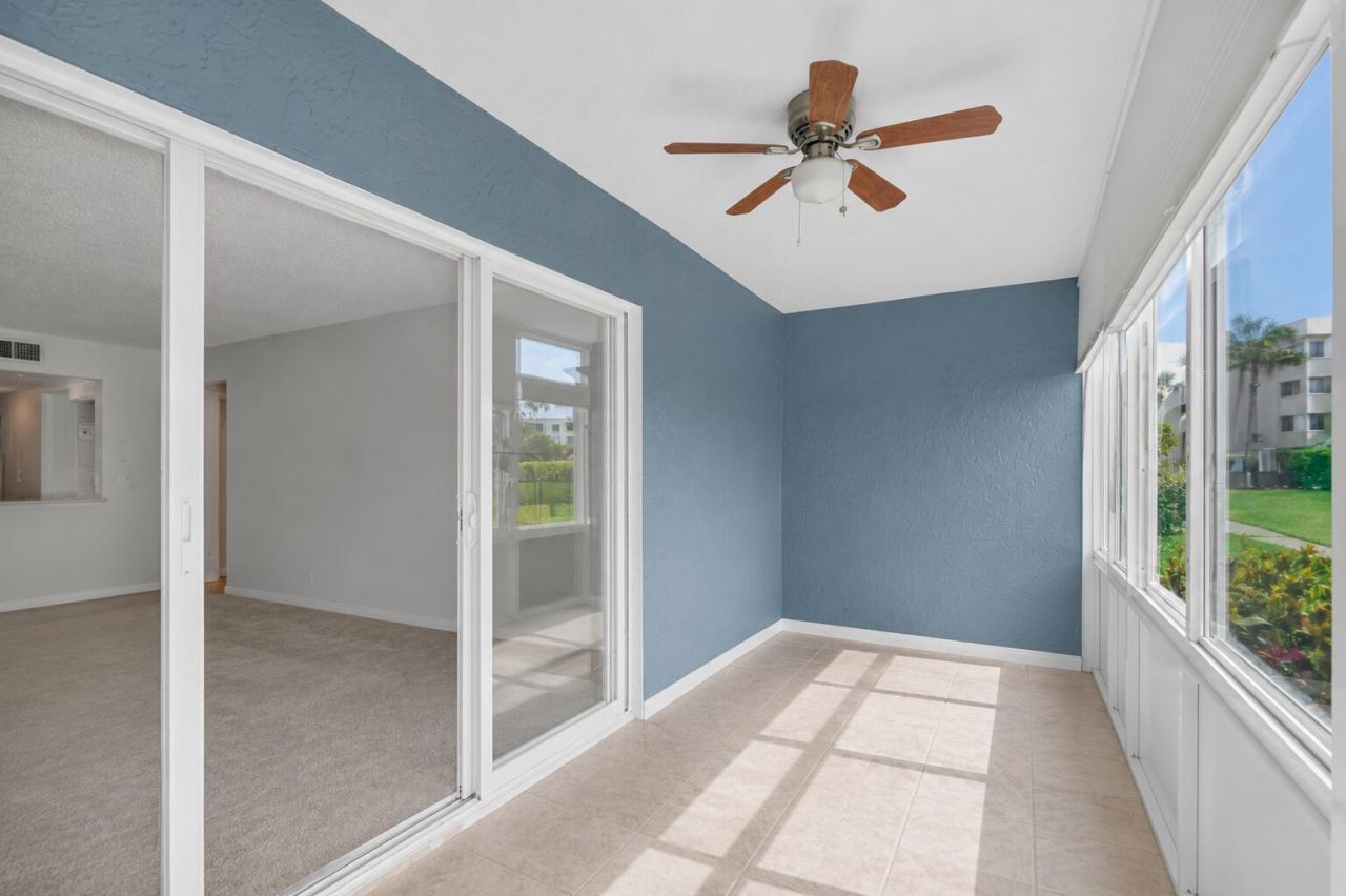 3186 Via Poinciana, Unit 114, Lake Worth, FL 33467 Photo