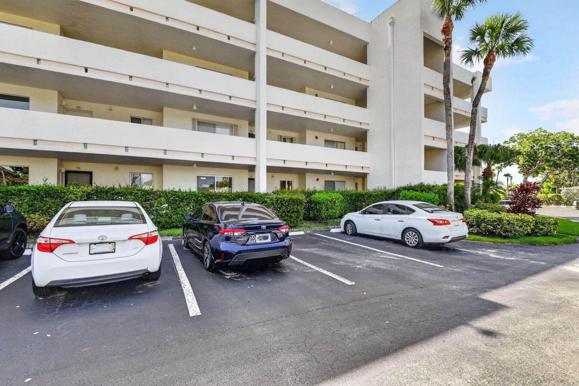 3186 Via Poinciana, Unit 114, Lake Worth, FL 33467 Photo