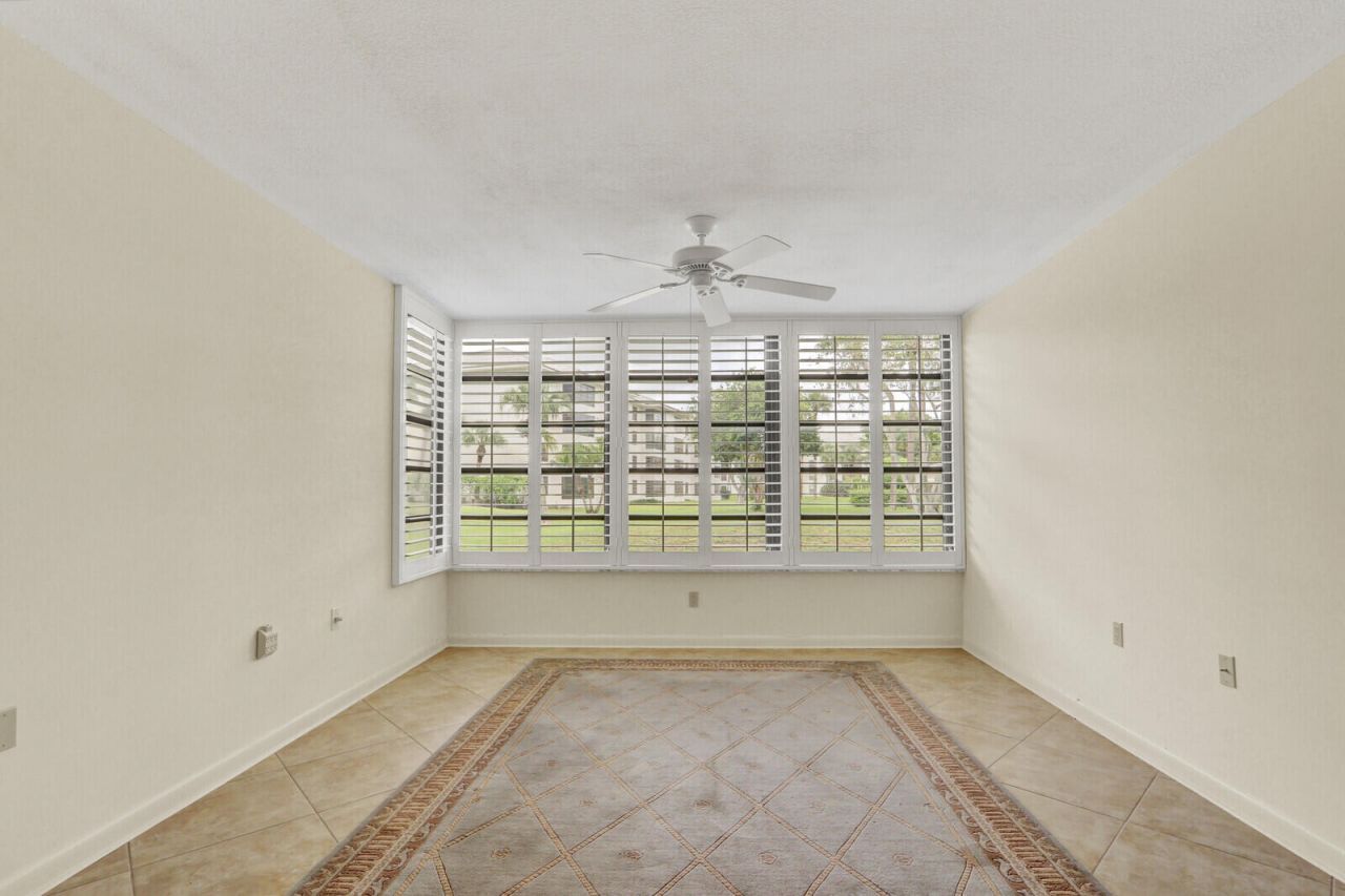 3636 Whitehall Drive, Unit 105, West Palm Beach, FL 33401 Photo