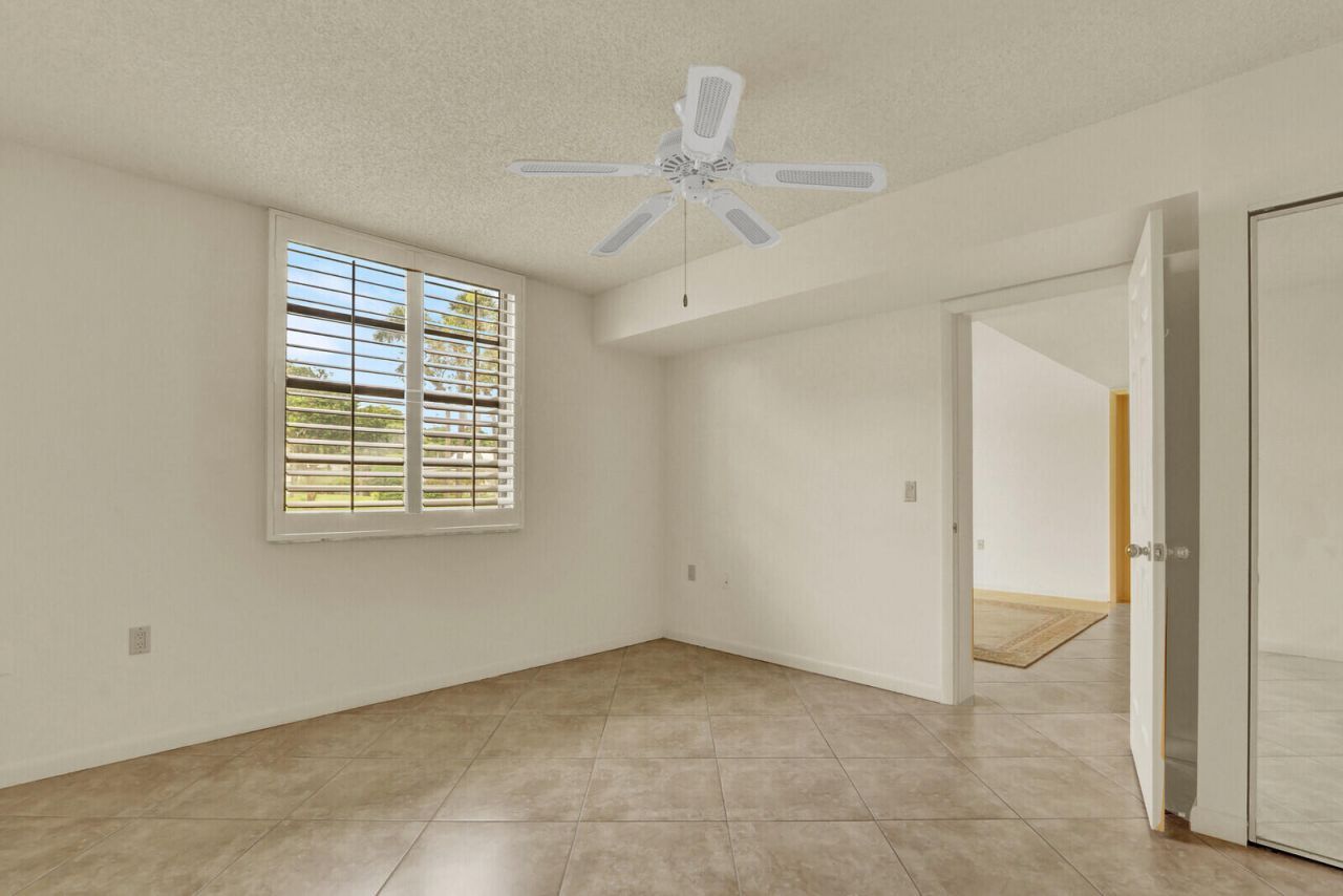 3636 Whitehall Drive, Unit 105, West Palm Beach, FL 33401 Photo