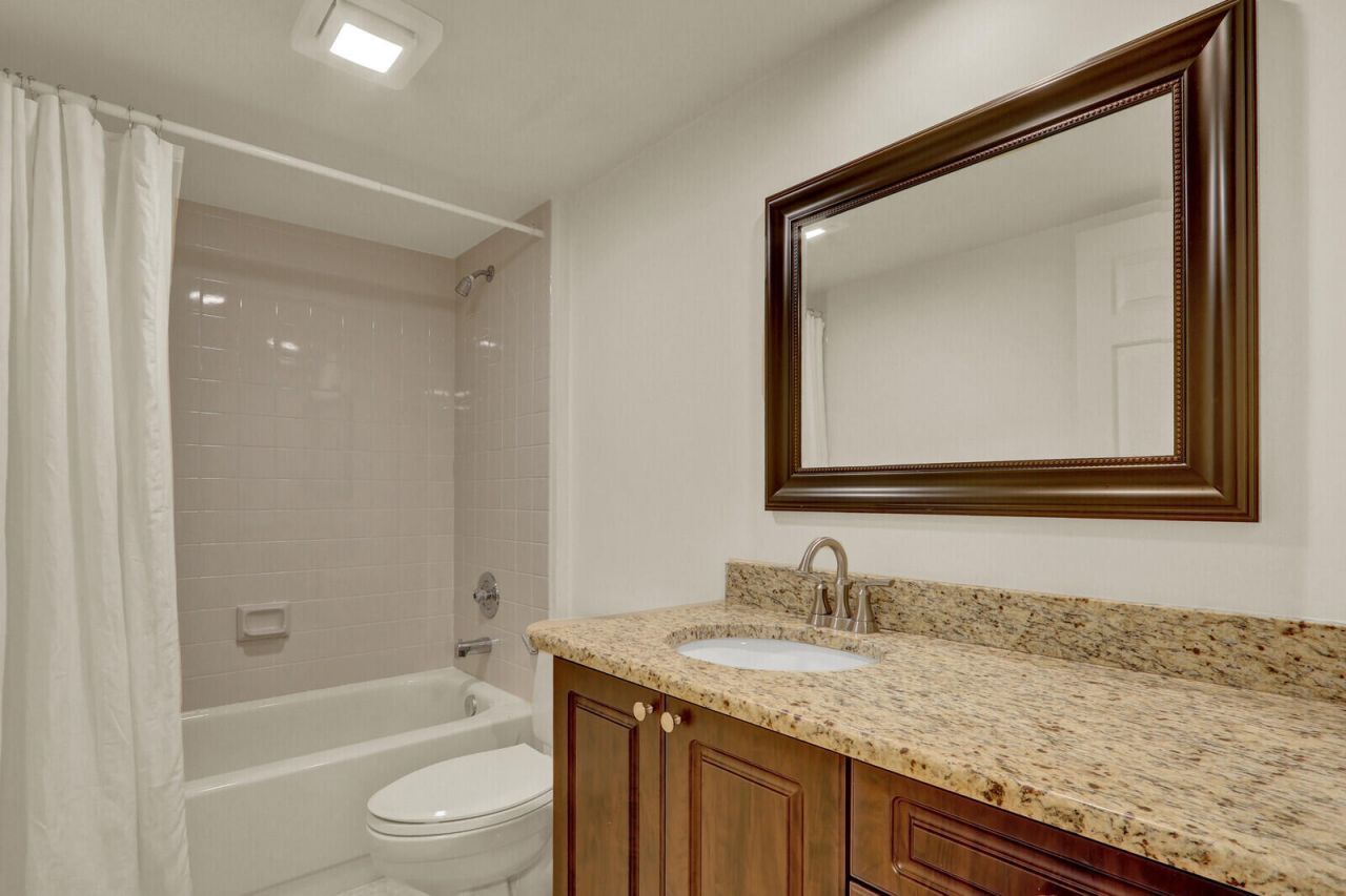 3636 Whitehall Drive, Unit 105, West Palm Beach, FL 33401 Photo