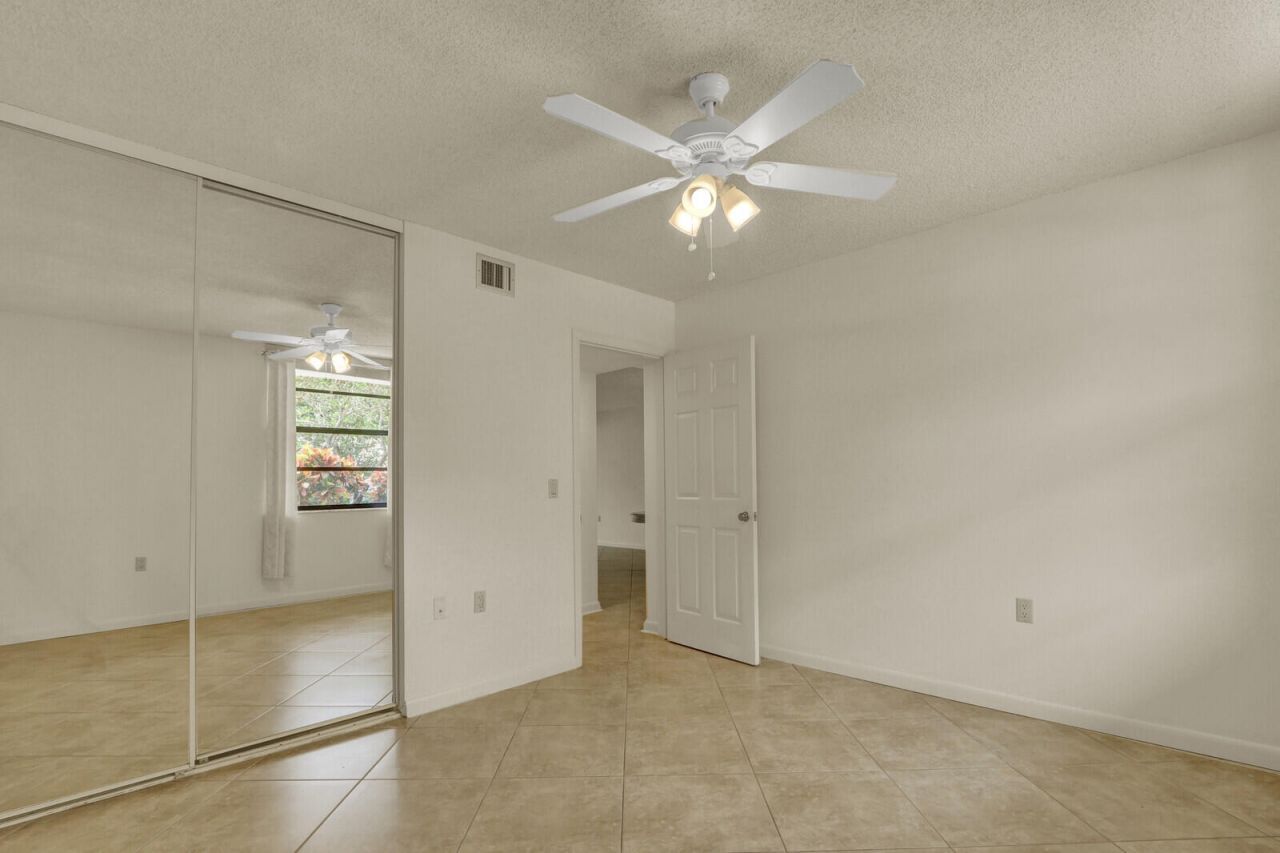 3636 Whitehall Drive, Unit 105, West Palm Beach, FL 33401 Photo