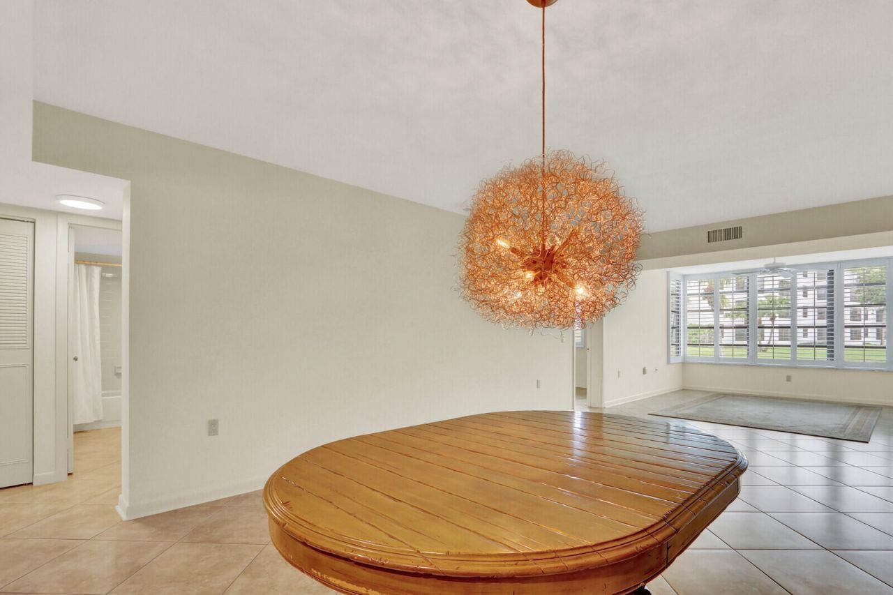 3636 Whitehall Drive, Unit 105, West Palm Beach, FL 33401 Photo