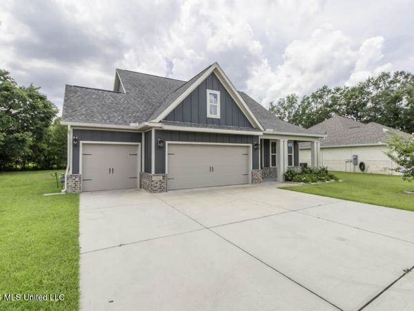 11982 W Landon Green Circle, Gulfport, MS 39503