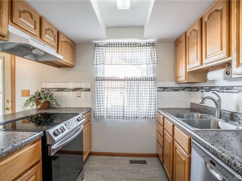 1420 Old Town Court, Dayton, OH 45434 Photo 13