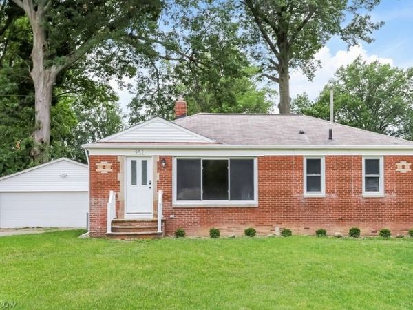 1952 Miriam Avenue , Avon, OH 44011