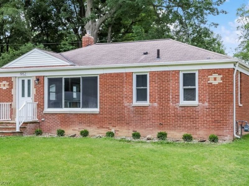 1952 Miriam Avenue , Avon, OH 44011 Photo 2