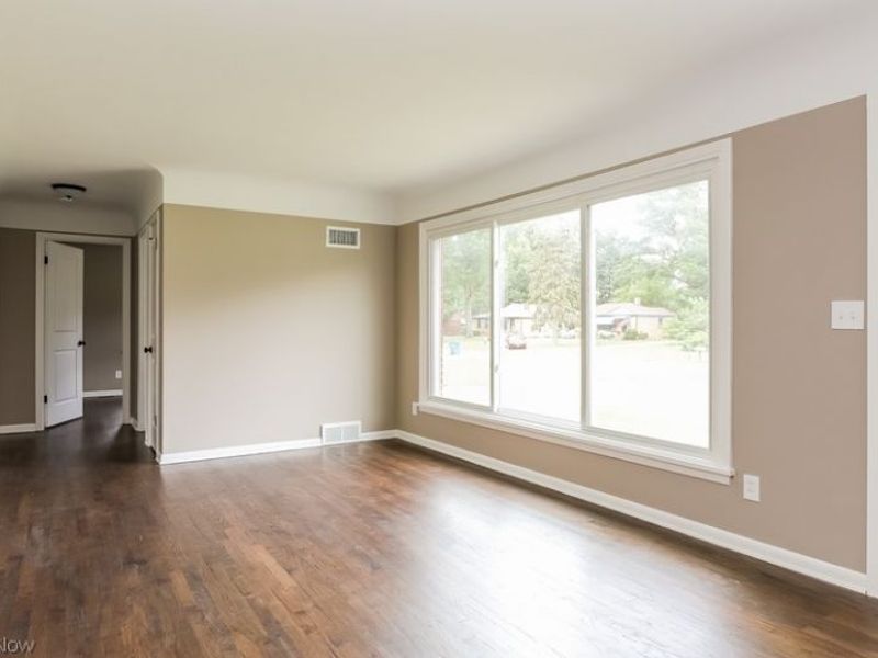 1952 Miriam Avenue , Avon, OH 44011 Photo 8