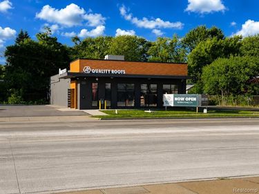 41 E Walton Boulevard , Pontiac, MI 48340