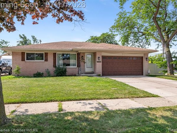 20200 Shores Street, St. Clair Shores, MI 48080