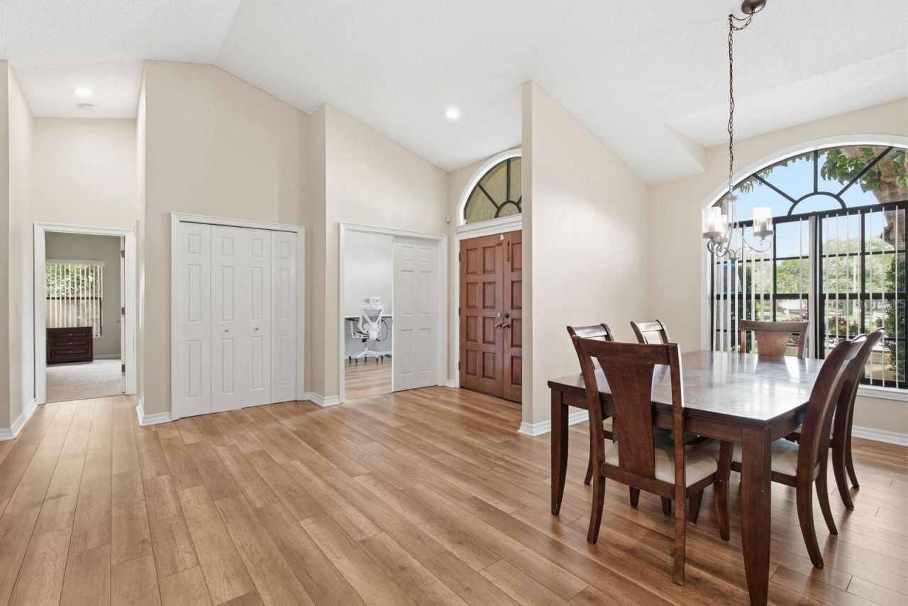 2729 Redford Court E, Clearwater, FL 33761 Photo