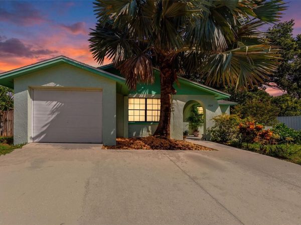 12614 LOGAN PLACE , TAMPA, FL 33625