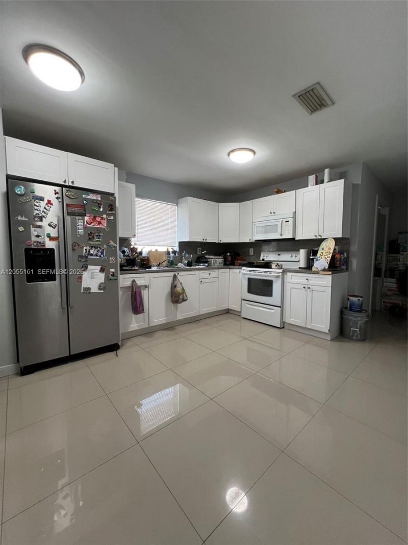 467 E 13th St, Unit 467A, Hialeah, FL 33010 Photo