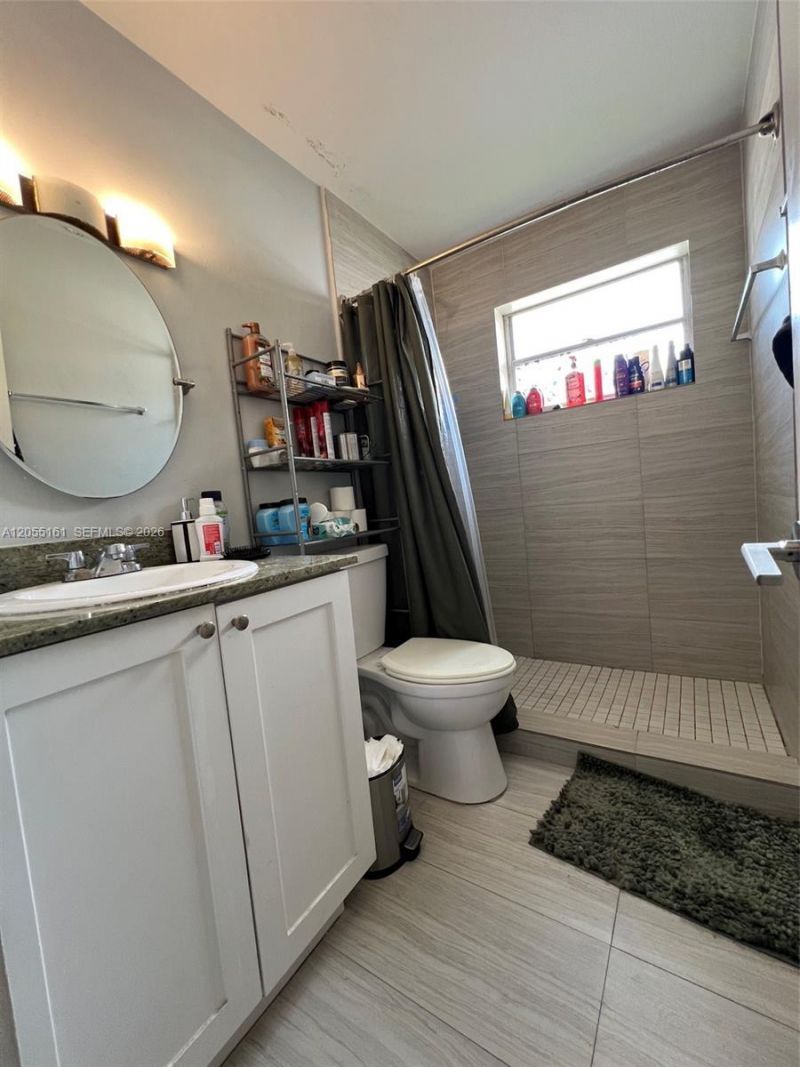 467 E 13th St, Unit 467A, Hialeah, FL 33010 Photo