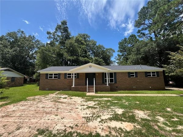 914 Joaneen Drive , Saraland, AL 36571