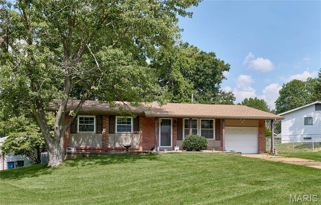 10403 Saint Ives Drive , Dellwood, MO 63136 Main Photo