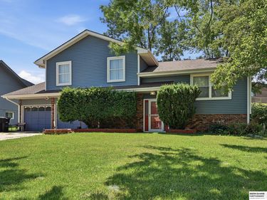 11005 Sahler Street, Omaha, NE 68164