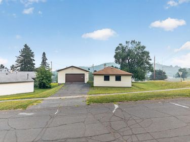 16 Carter Lane, Silver Bay, MN 55614