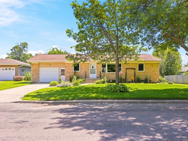 325 6th Street NW, Buffalo Lake, MN 55314