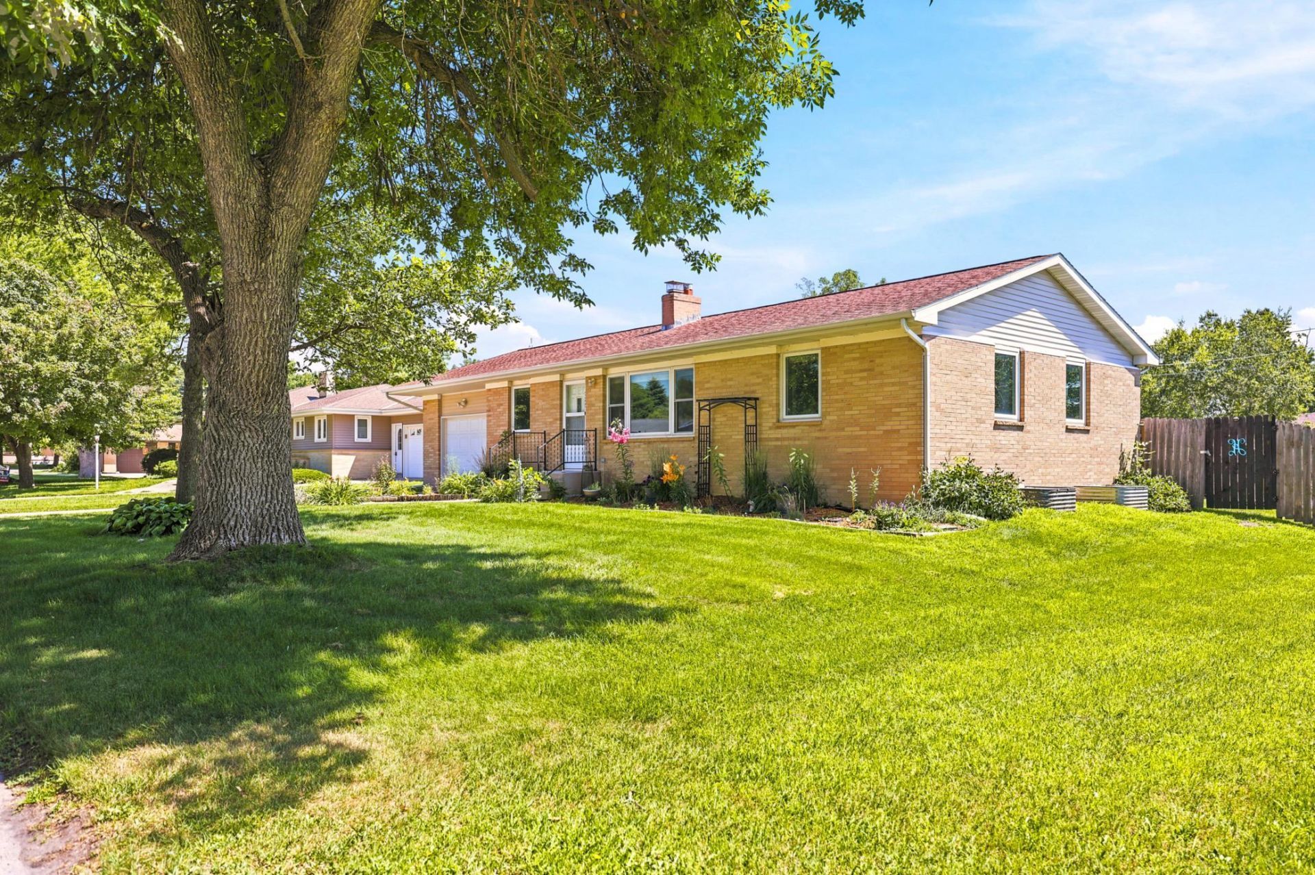 325 6th Street NW, Buffalo Lake, MN 55314