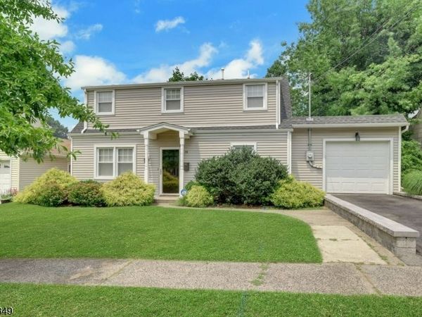 15 Lynne Ave, Hawthorne, NJ 07506